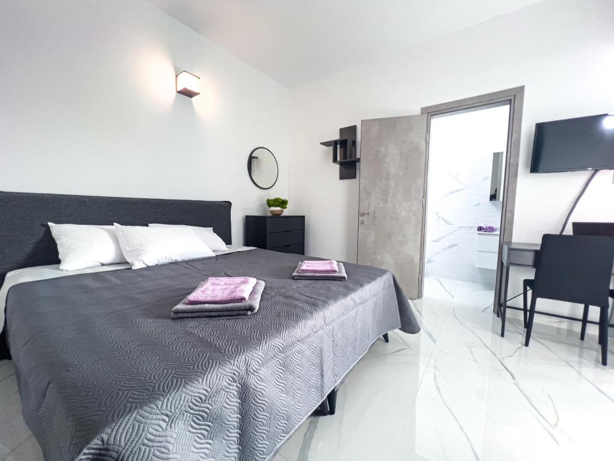 Giorgis Luxury Apartments アヤナパ エクステリア 写真